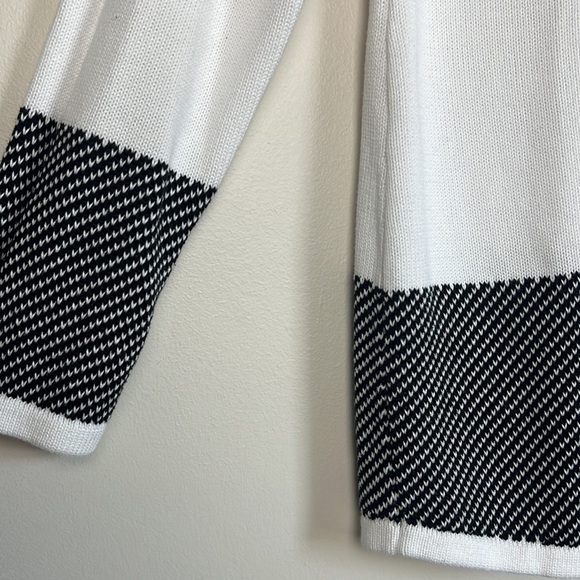 CALVIN KLEIN Black and White LongSleeve Round Neck Pullover Knit Sweater Size M - Picture 4 of 6